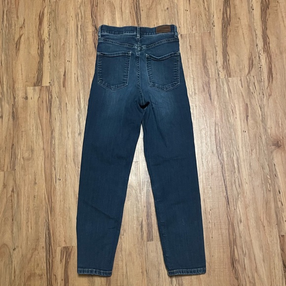 Express Super High Rise Crop Jeans Mom Jeans - Picture 3 of 13